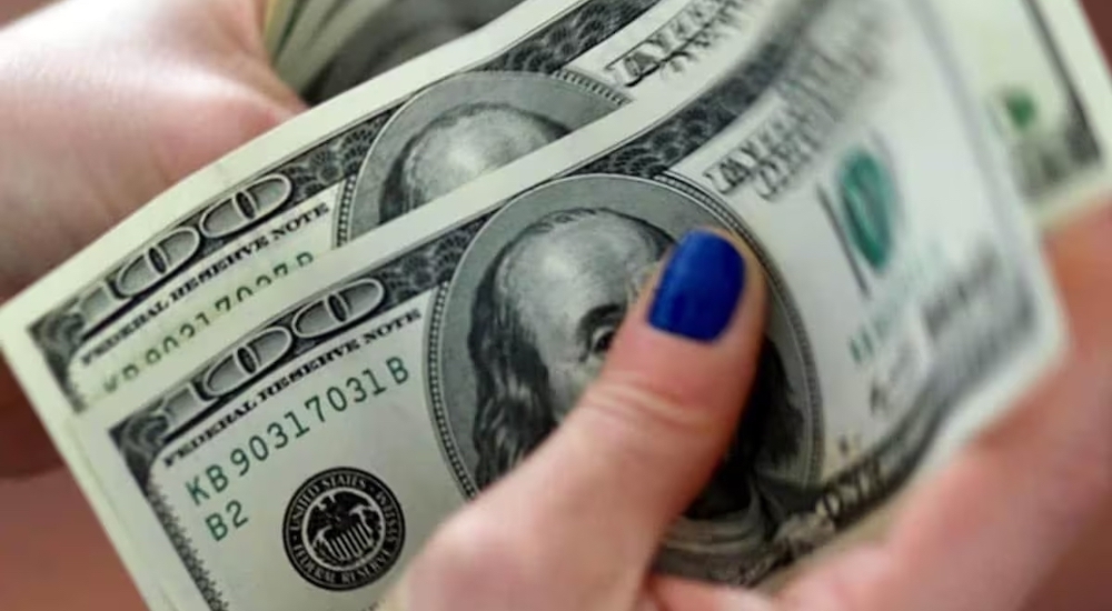 Dollar rises as inflation pressures persist; FOMC meeting in focus